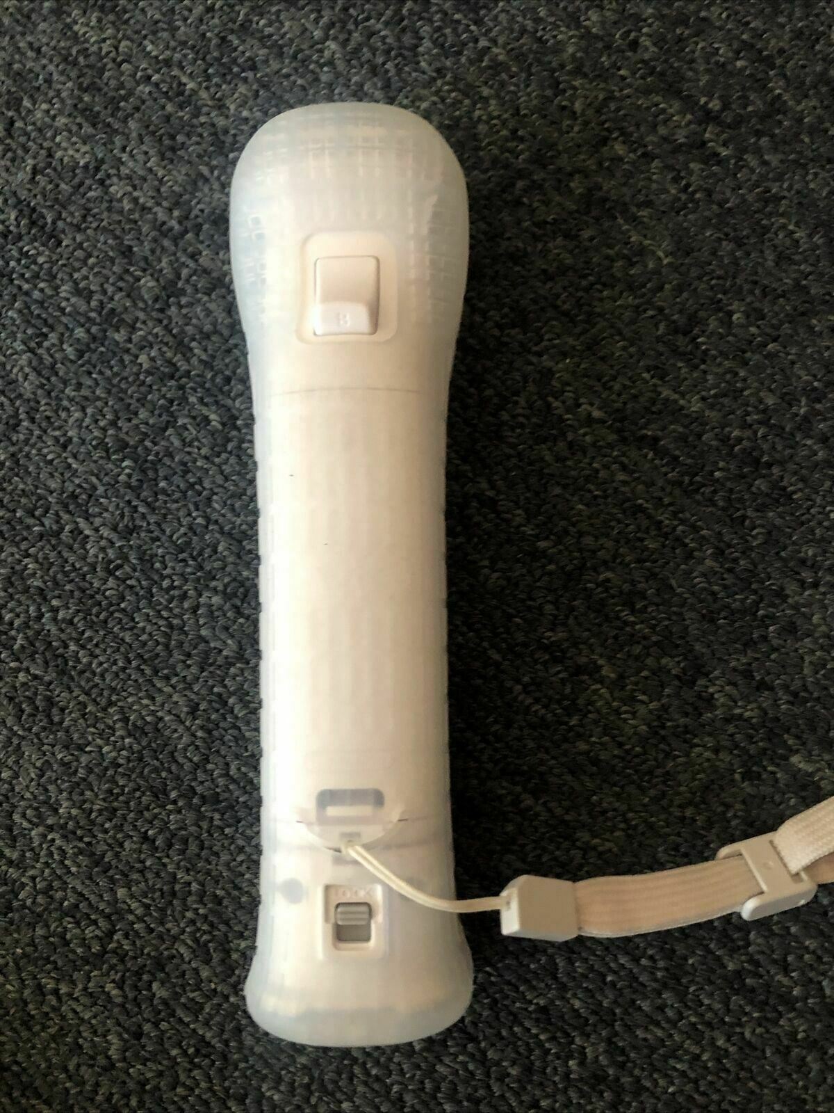 Official Genuine NINTENDO Wii Motion Plus Controller + Nunchuck Combo