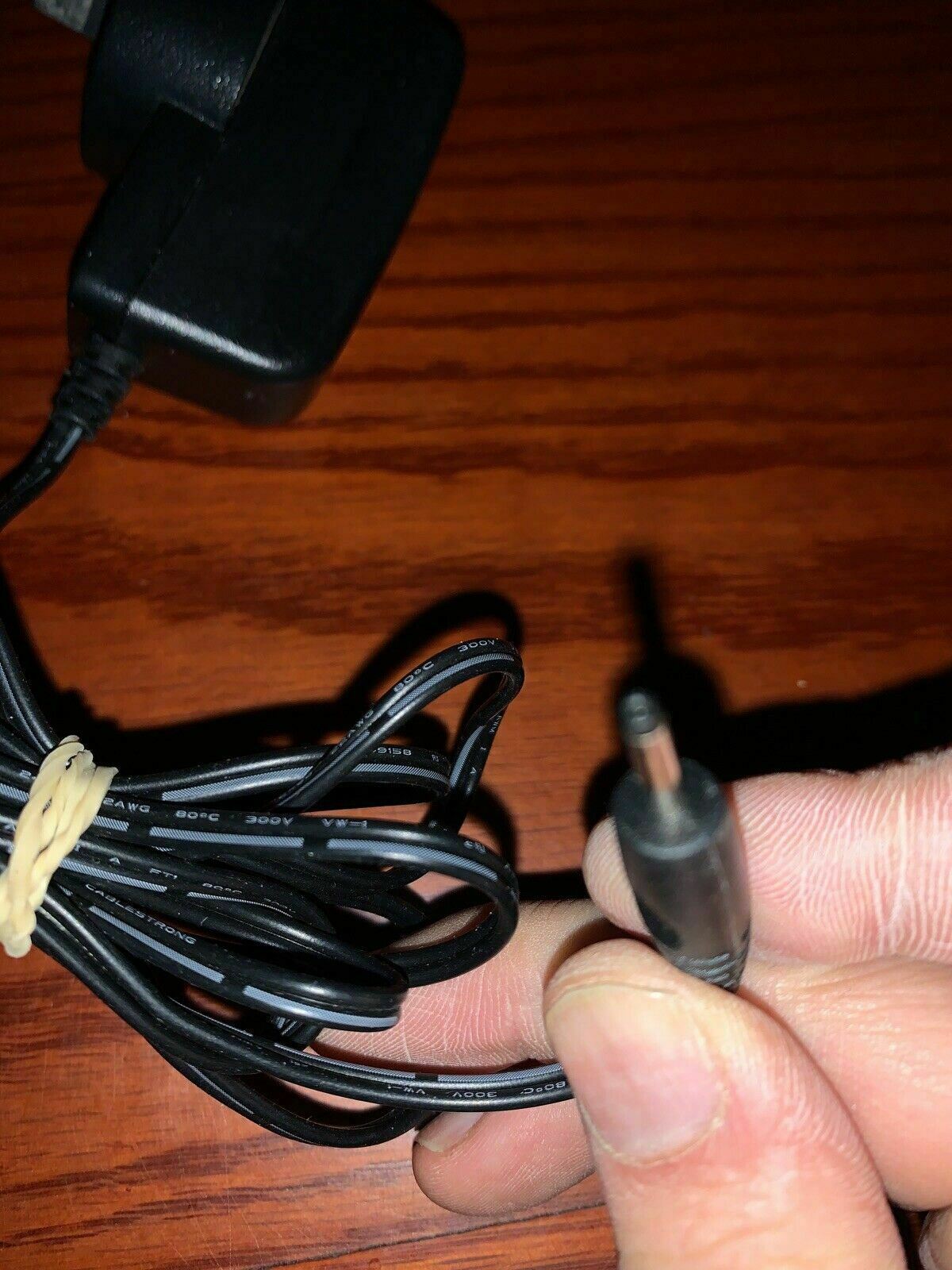 Genuine DVE DSC-6PFA-05 FAU AC Adapter 5V 1A