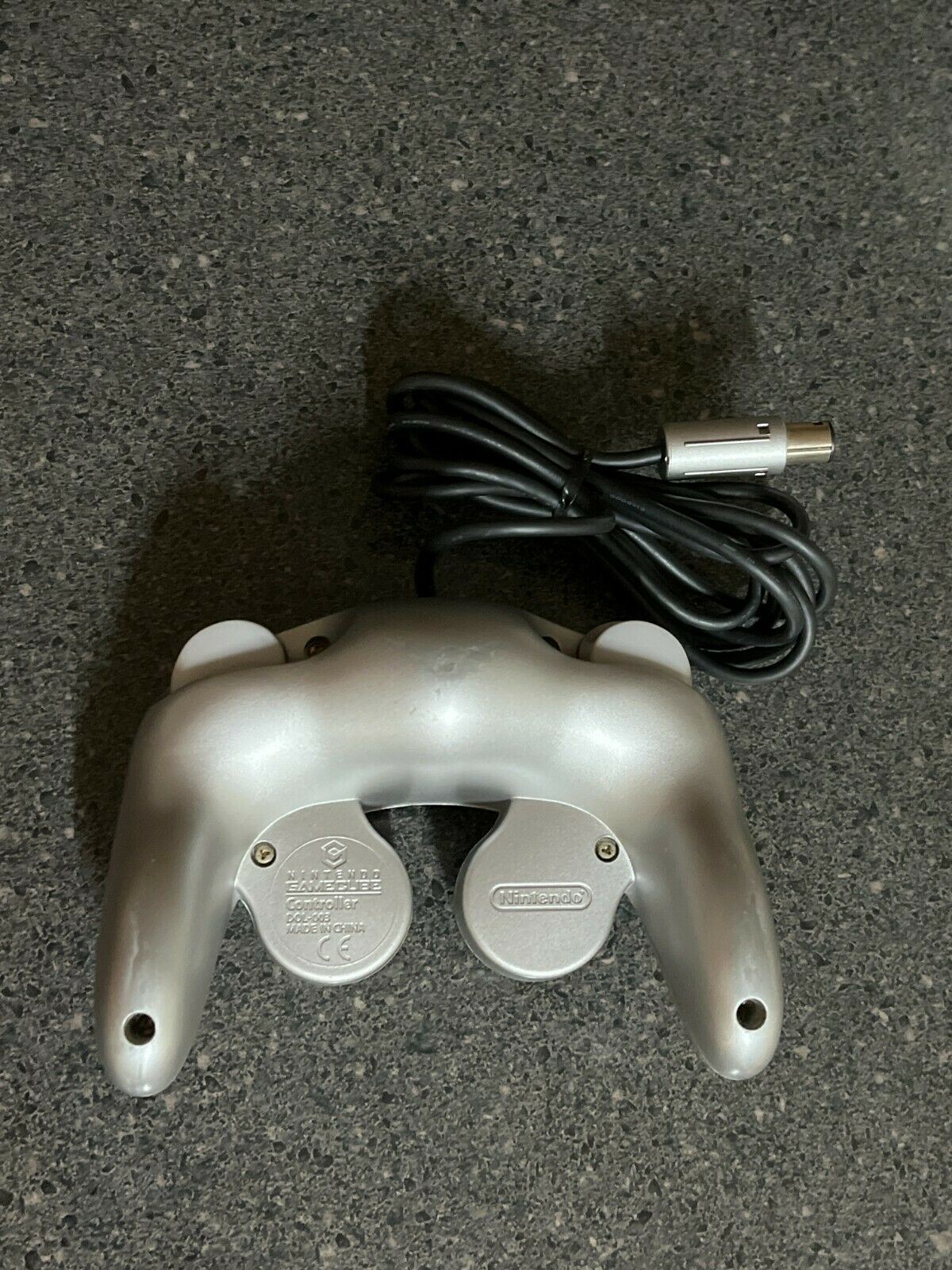 Genuine Official Nintendo GameCube Controller Silver DOL-003. Tested & Working