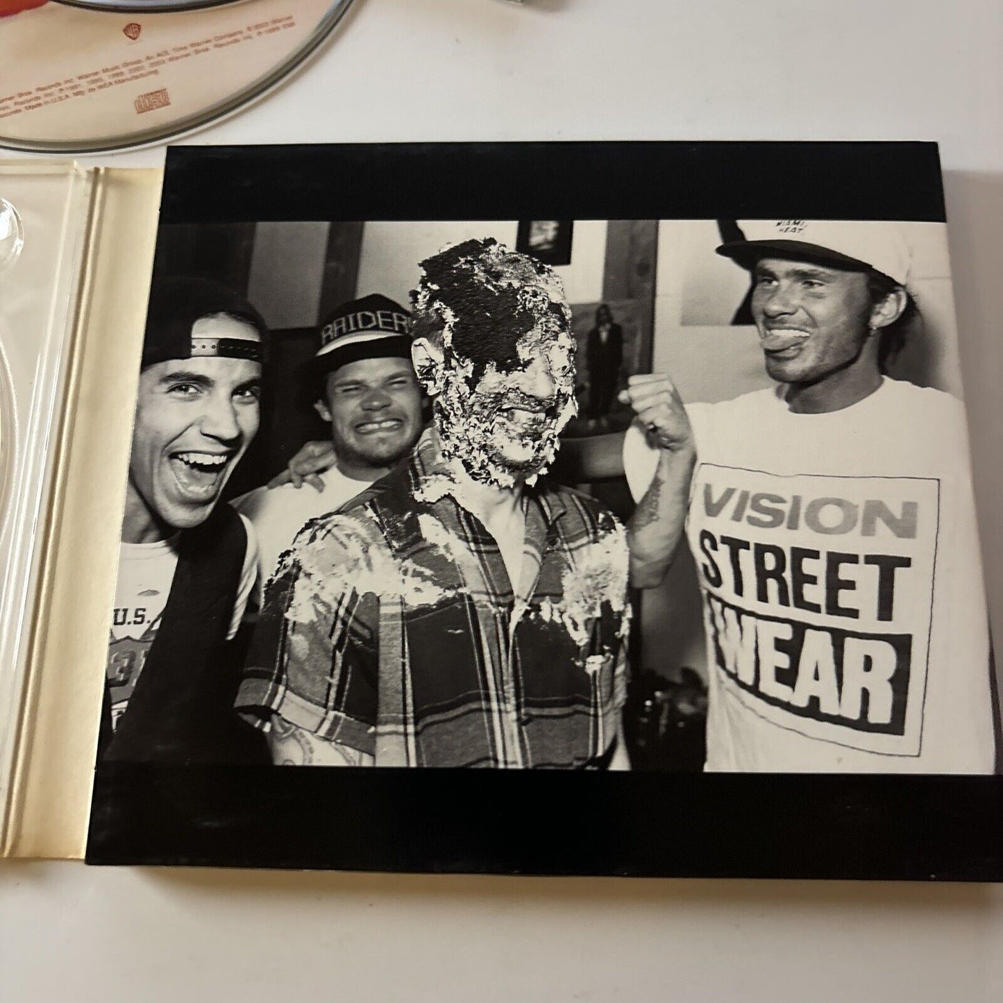 Red Hot Chili Peppers - Greatest Hits And Videos (DVD & CD, 2003) All Regions