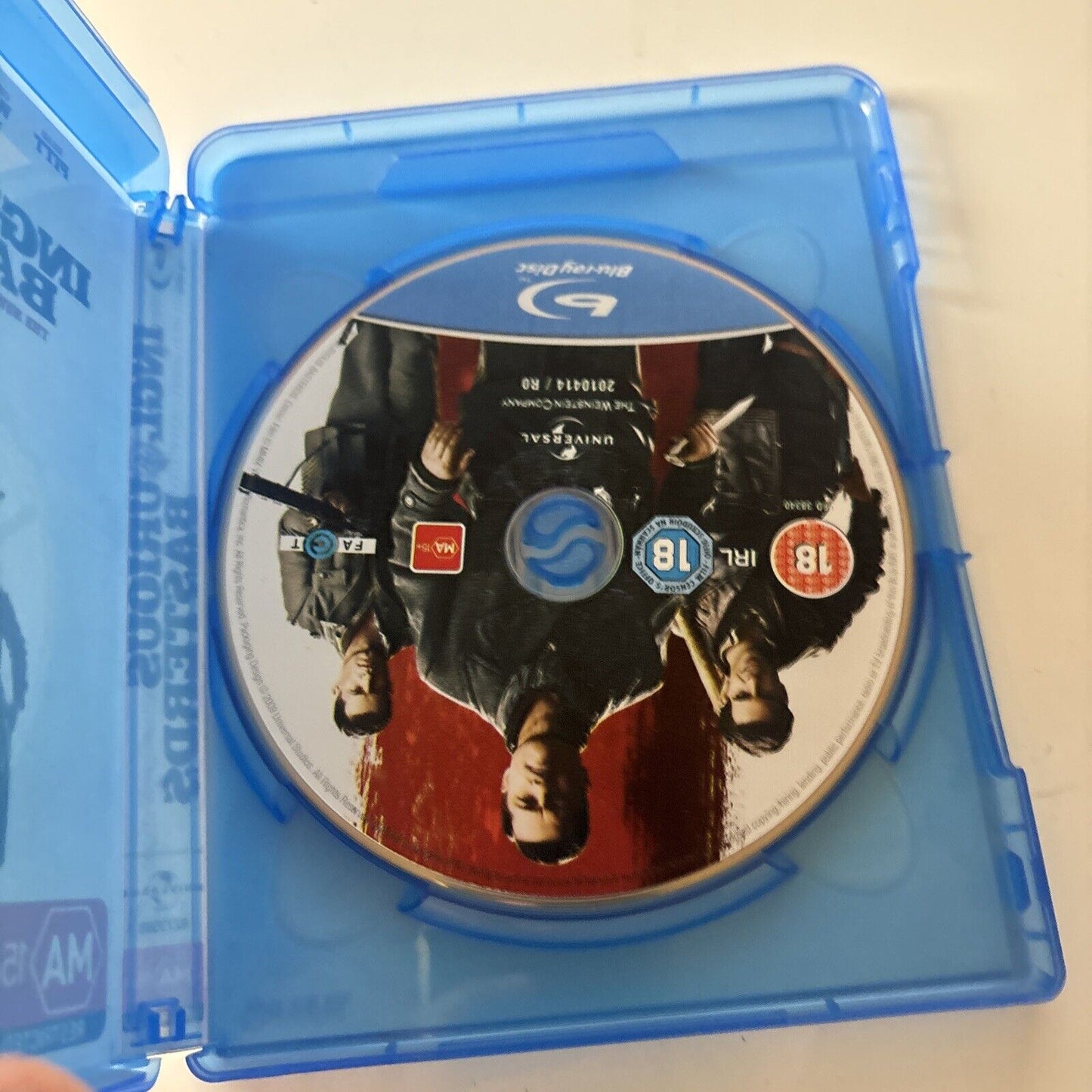 Inglourious Basterds (Blu-ray, 2009) Brad Pitt, Christoph Waltz Region B