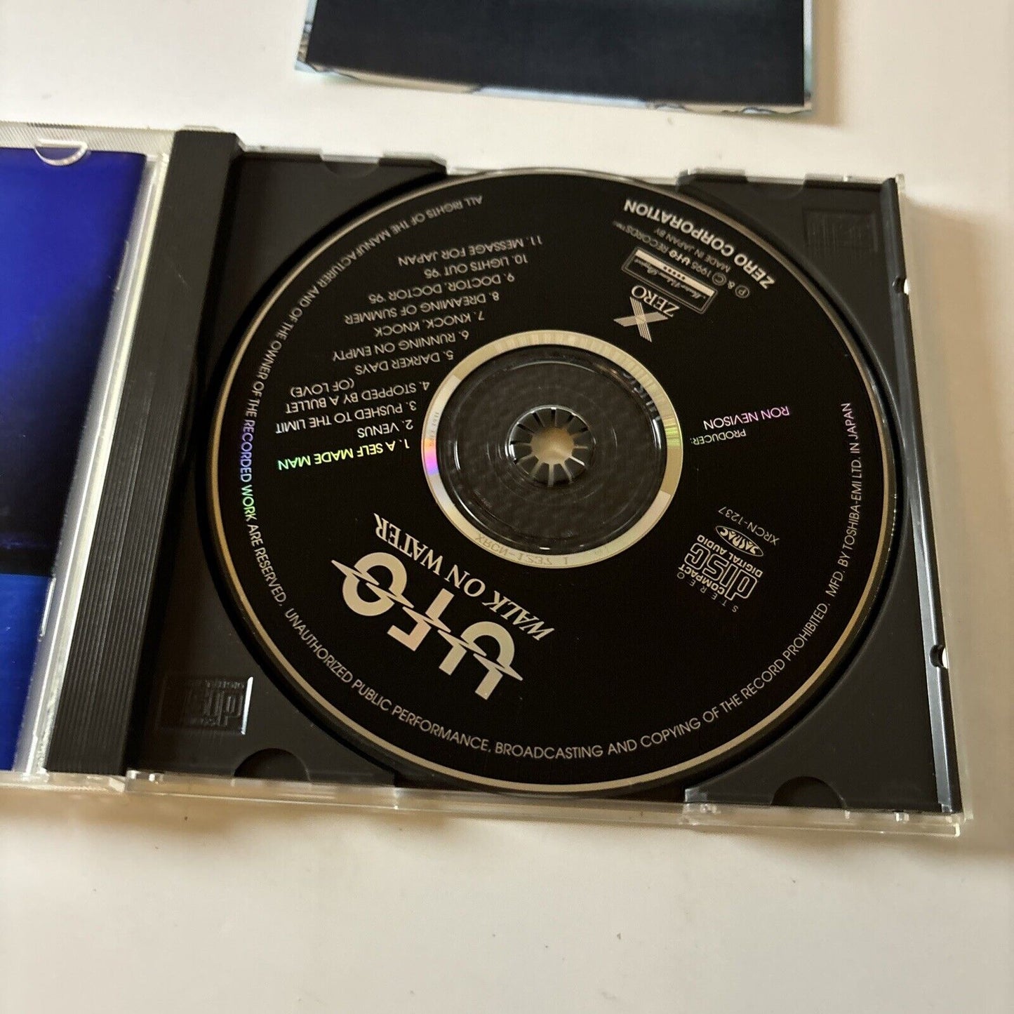 UFO - Walk On Water (CD, 1995) Japan xrcn-1237 + Sticker