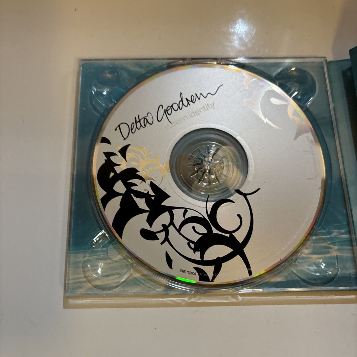 Delta Goodrem - Mistaken Identity (CD + DVD, 2004) 704565