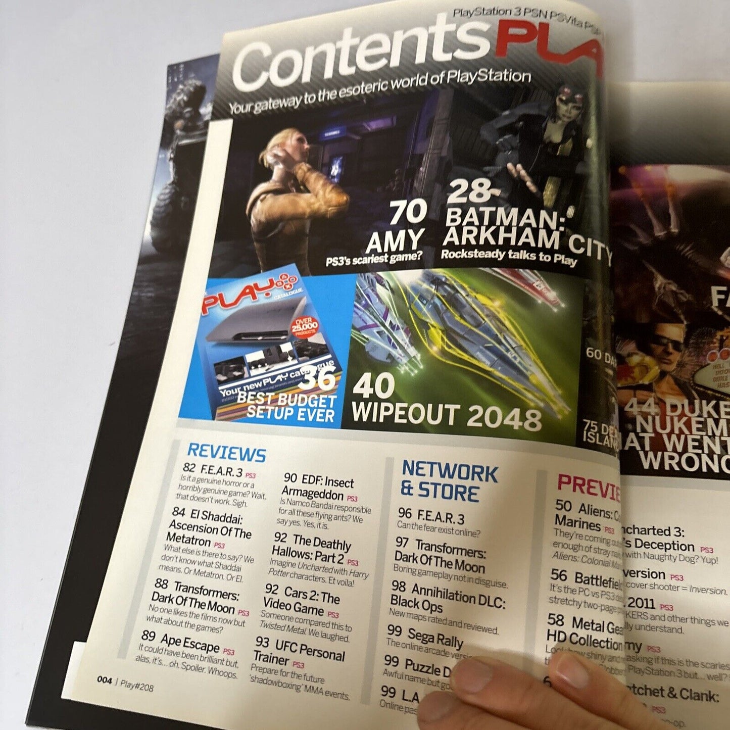 Play PlayStation Magazine UK Issue 208 2011 Batman Arkham City