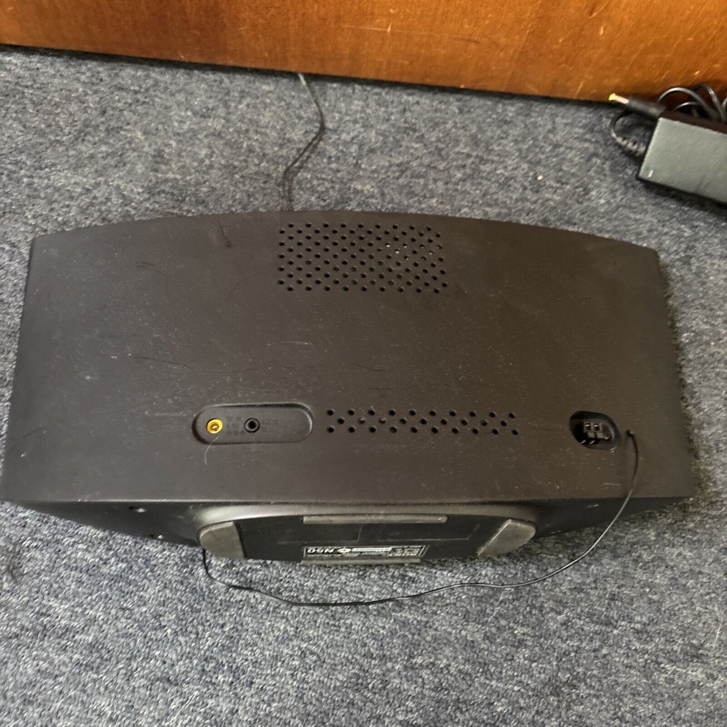 Sony Micro Hi-fi CD Player AM/FM 30-Pin iPod Dock CMT-V10ip