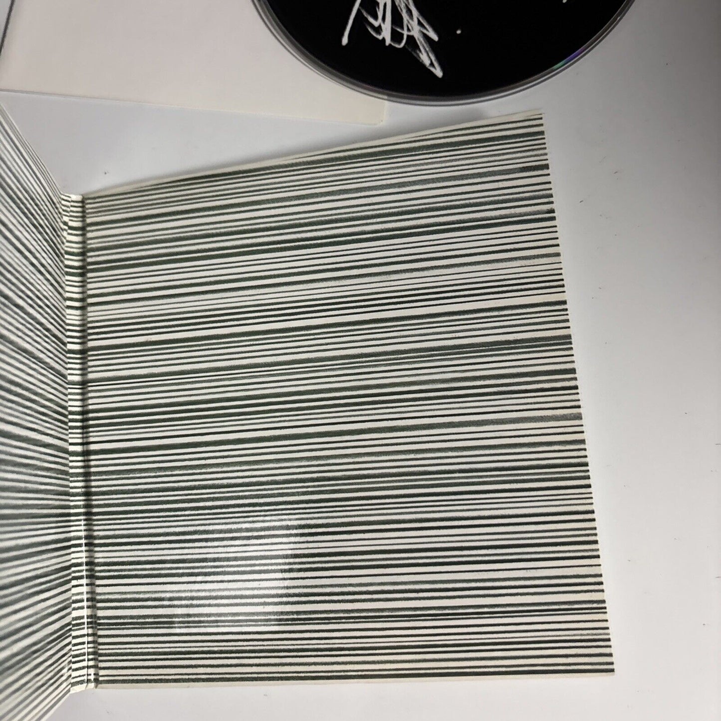 Deerhoof – Offend Maggie (2008, Gatefold Cardboard Sleeve, CD) KRS 485