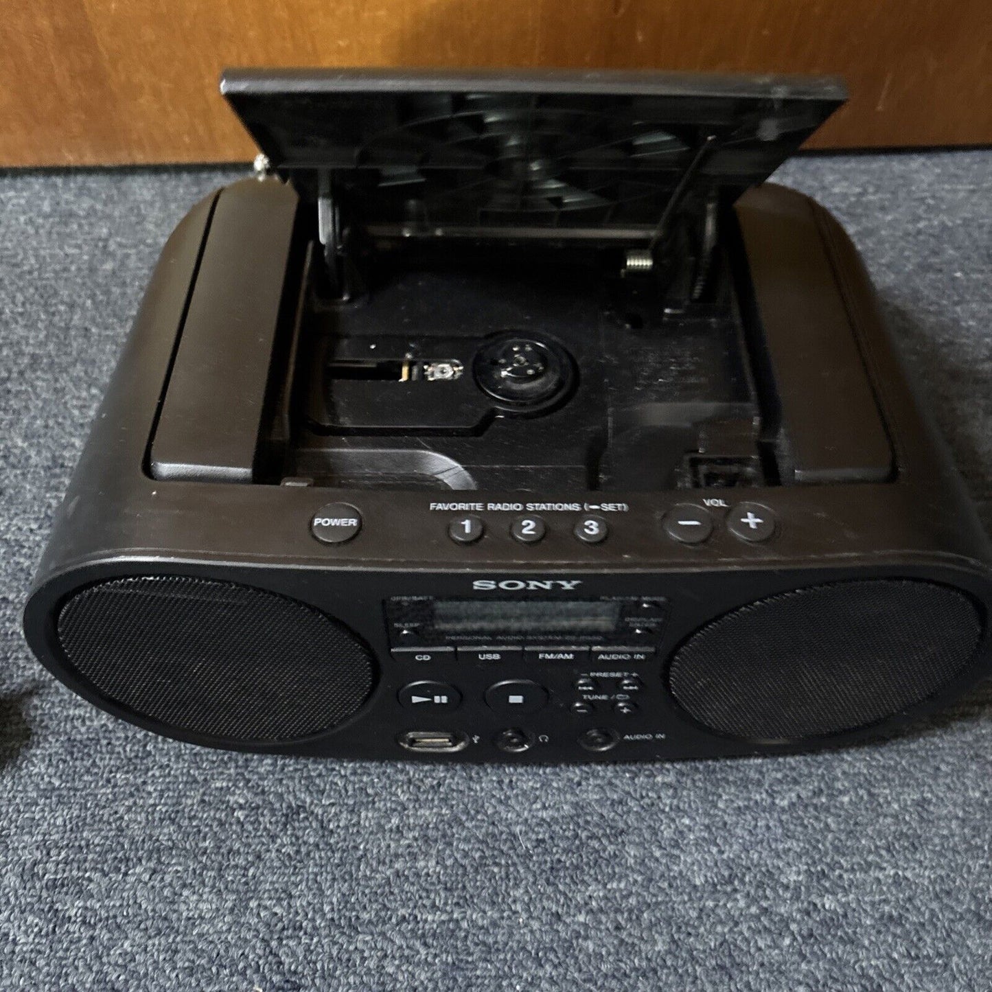 Sony Personal Audio System CD Player USB AM/FM Radio ZS-PS50