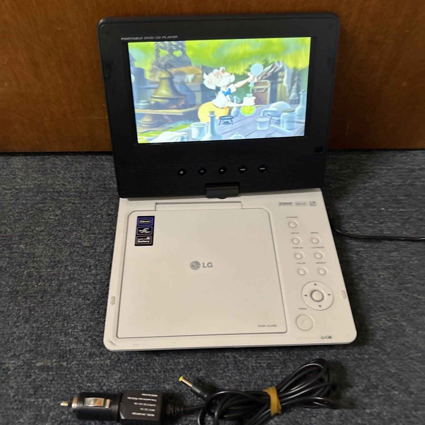 LG 7" Portable DVD Player DP351G Region 4