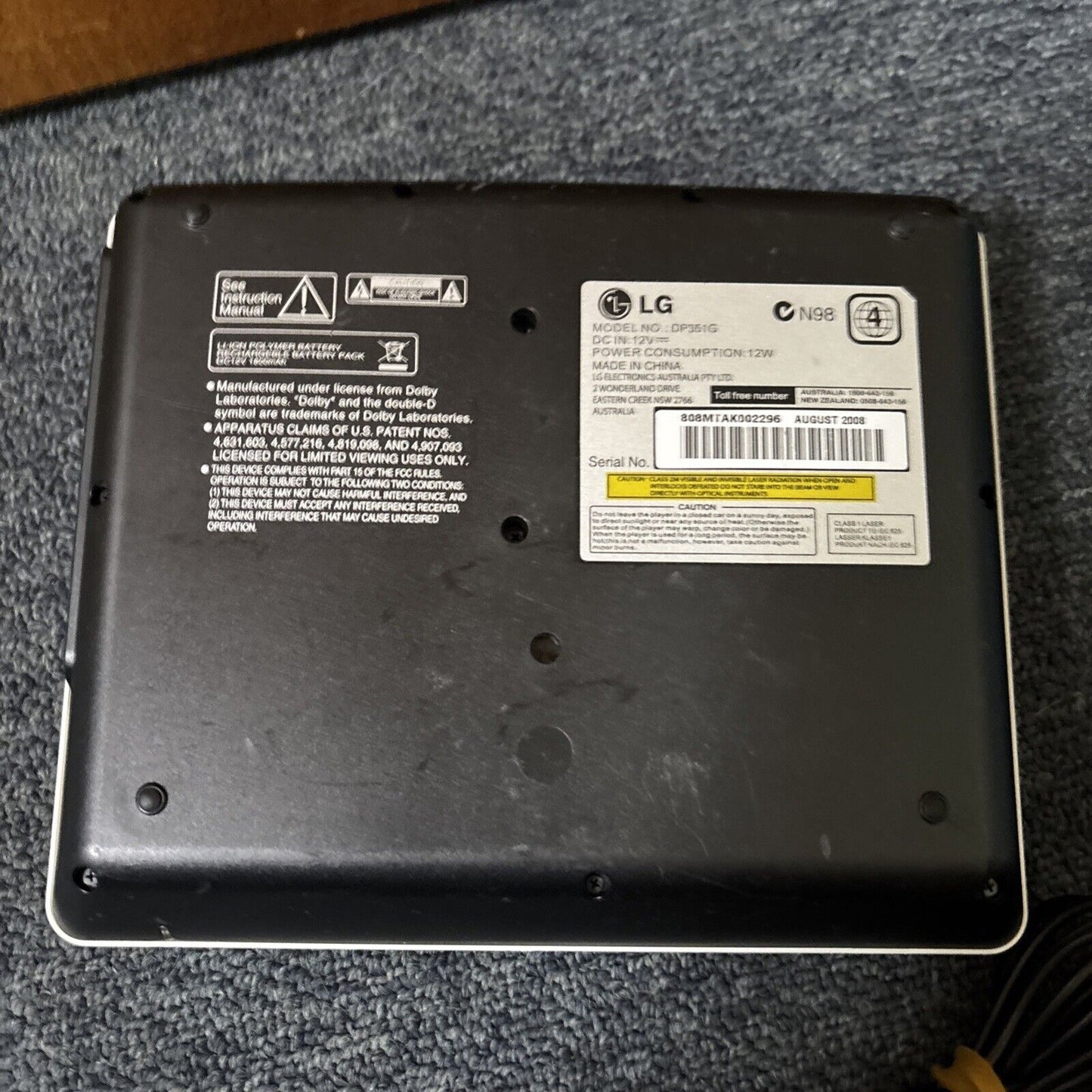 LG 7" Portable DVD Player DP351G Region 4