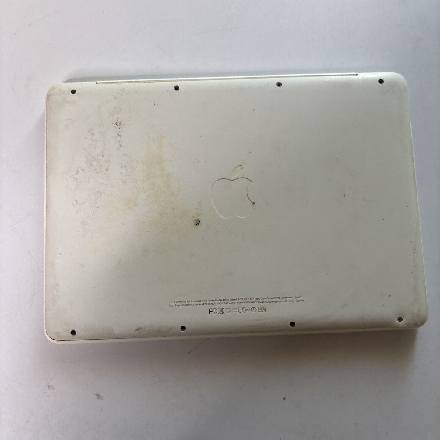 Apple MacBook 2009 13" 250GB 2GB RAM A1342 Emc2350 *Not Working For Parts Repair