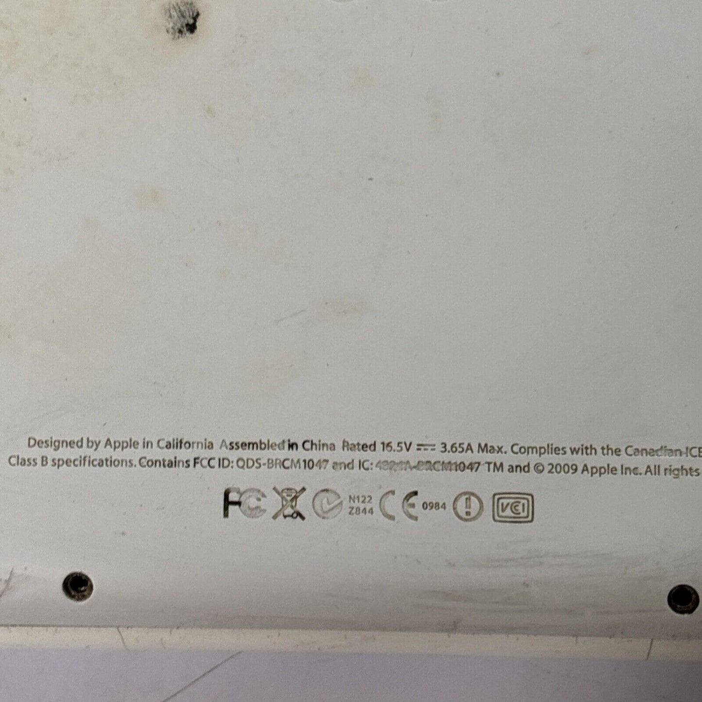 Apple MacBook 2009 13" 250GB 2GB RAM A1342 Emc2350 *Not Working For Parts Repair