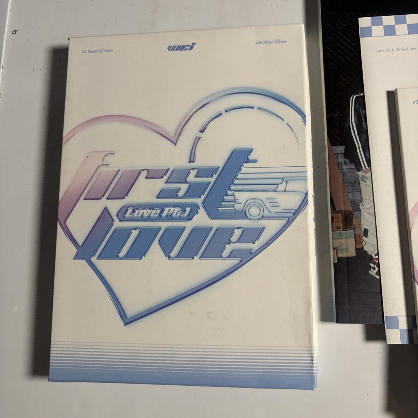 Wei – Love Pt.1 : First Love (CD White Version. 2022) L200002359 Korea PhotoBook