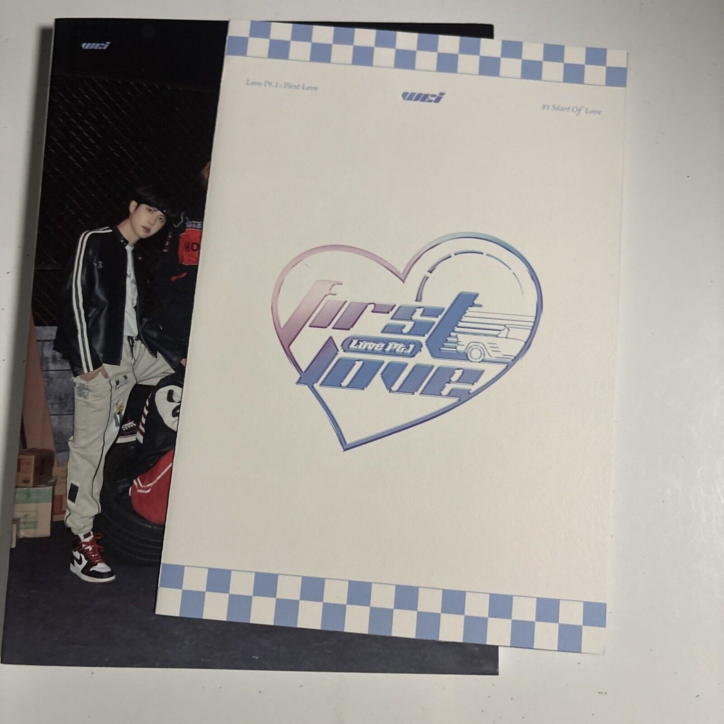 Wei – Love Pt.1 : First Love (CD White Version. 2022) L200002359 Korea PhotoBook