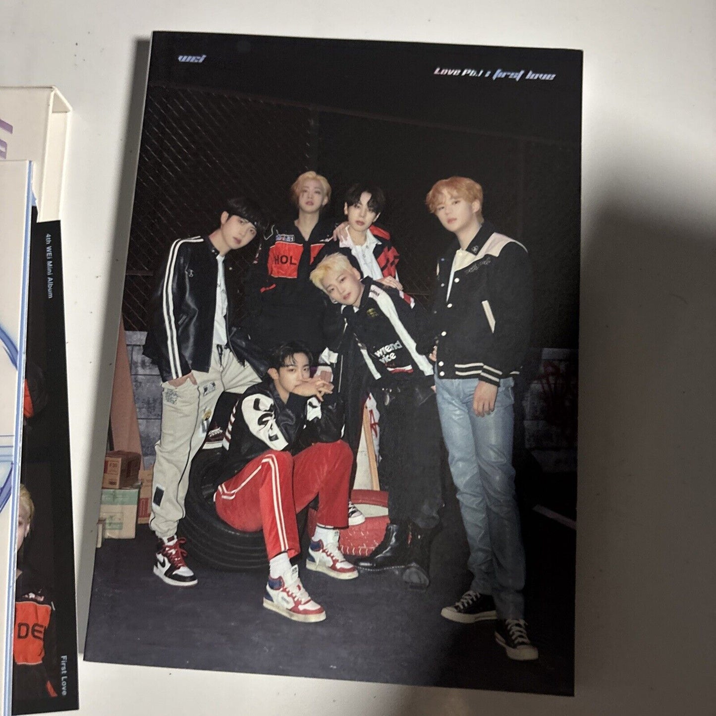 Wei – Love Pt.1 : First Love (CD White Version. 2022) L200002359 Korea PhotoBook