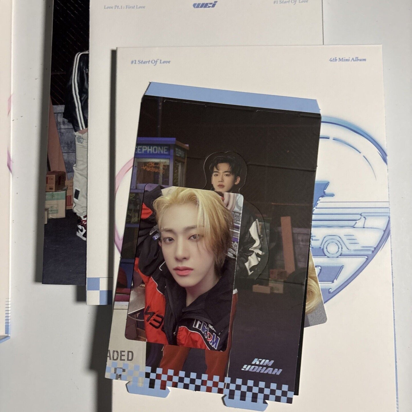Wei – Love Pt.1 : First Love (CD White Version. 2022) L200002359 Korea PhotoBook