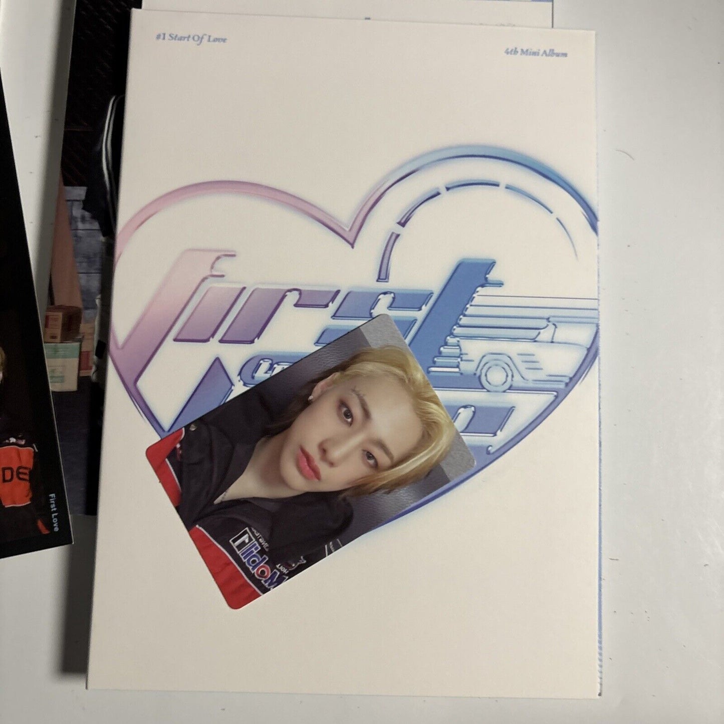 Wei – Love Pt.1 : First Love (CD White Version. 2022) L200002359 Korea PhotoBook