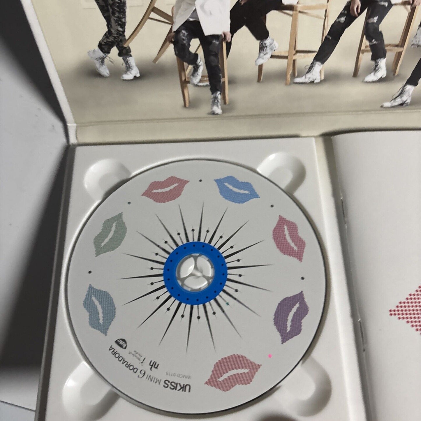 U-Kiss – Doradora (CD, 2012) WMCD-0119 Korea Photo Book