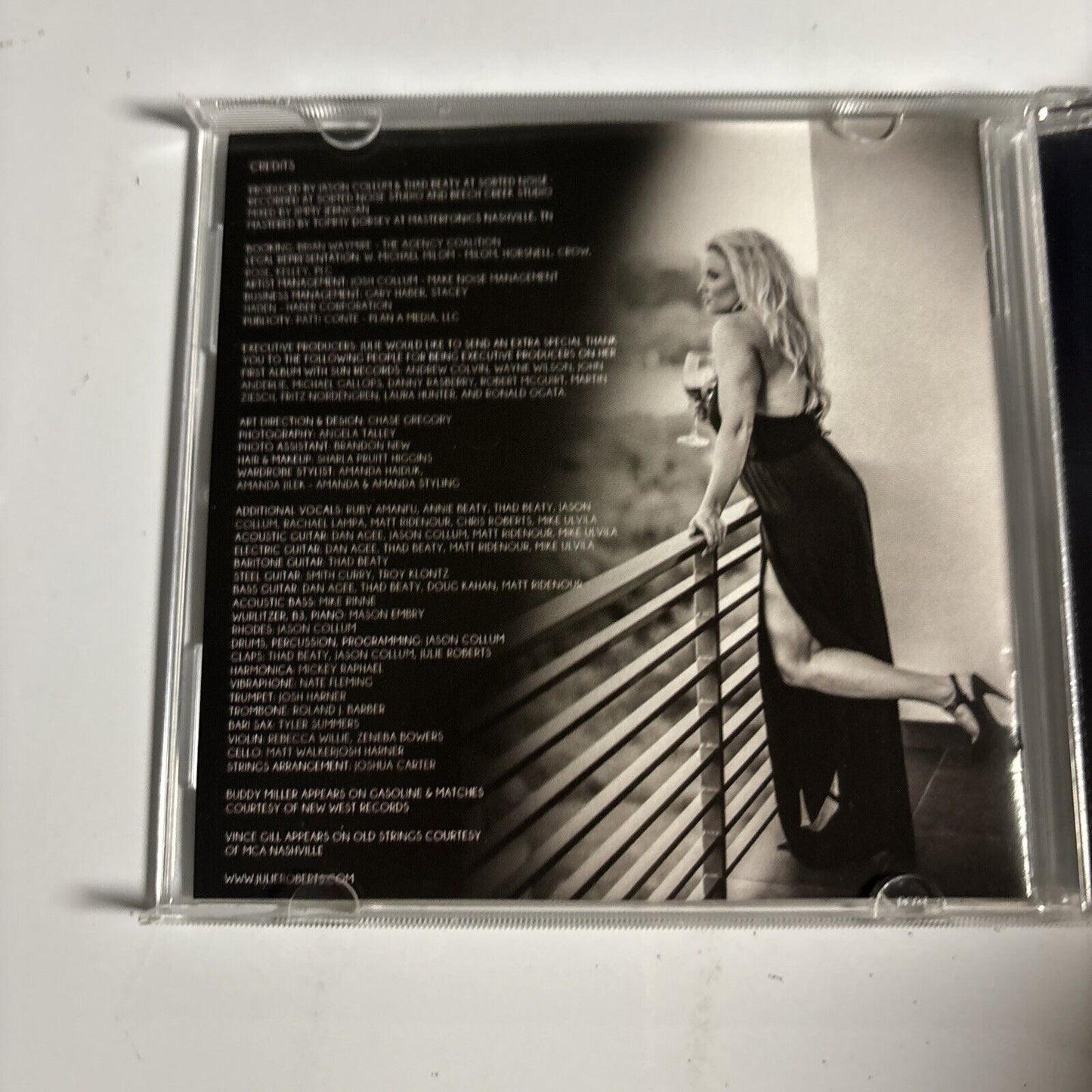 Julie Roberts – Good Wine & Bad Decisions (CD, 2013) ASR-21-02