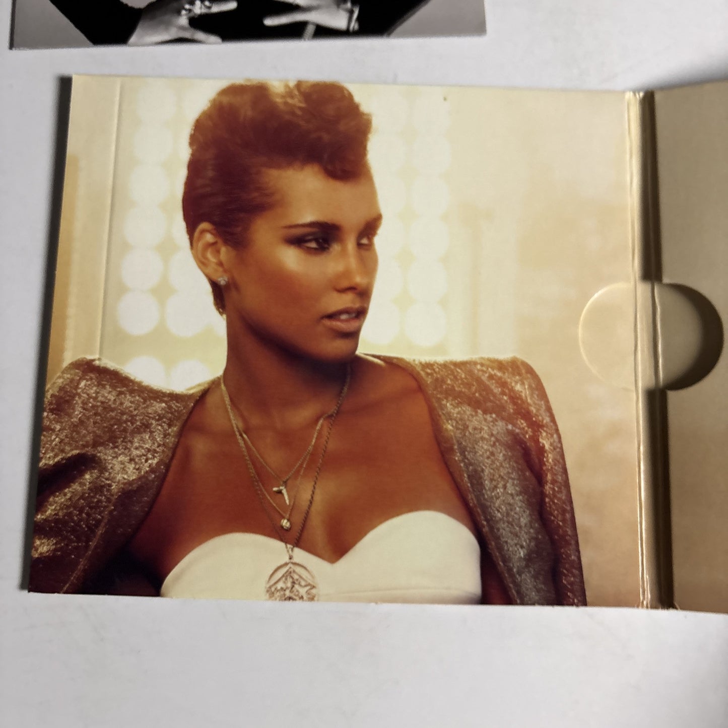 Alicia Keys – Girl On Fire (CD, 2012)   Digipak