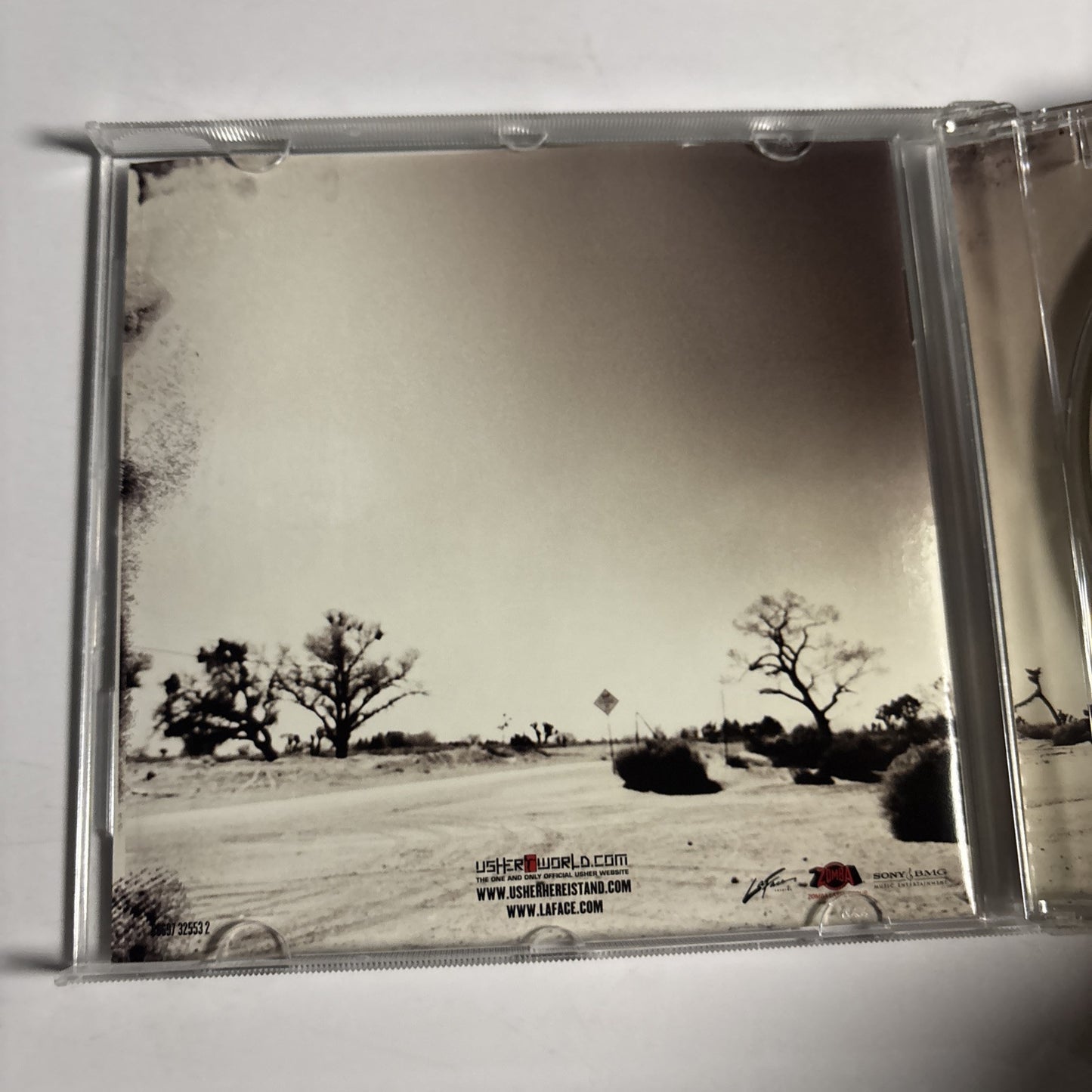 Usher – Here I Stand  (CD, 2008)
