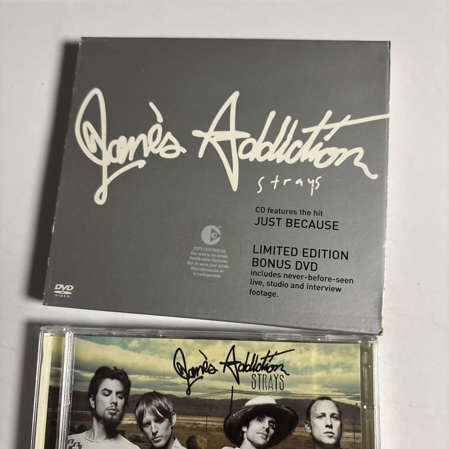 Jane's Addiction – Strays (CD + DVD, 2003) Europe DVD 7243 5 92200 0 0