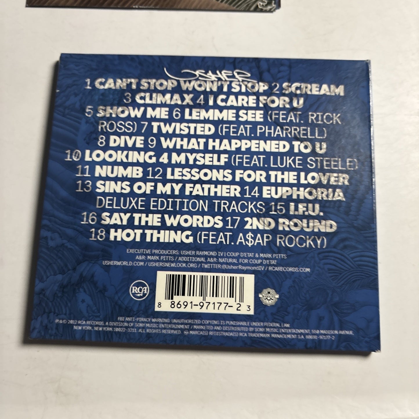 Usher – Looking 4 Myself (CD, 2012) US Digipak 88691-97177-2