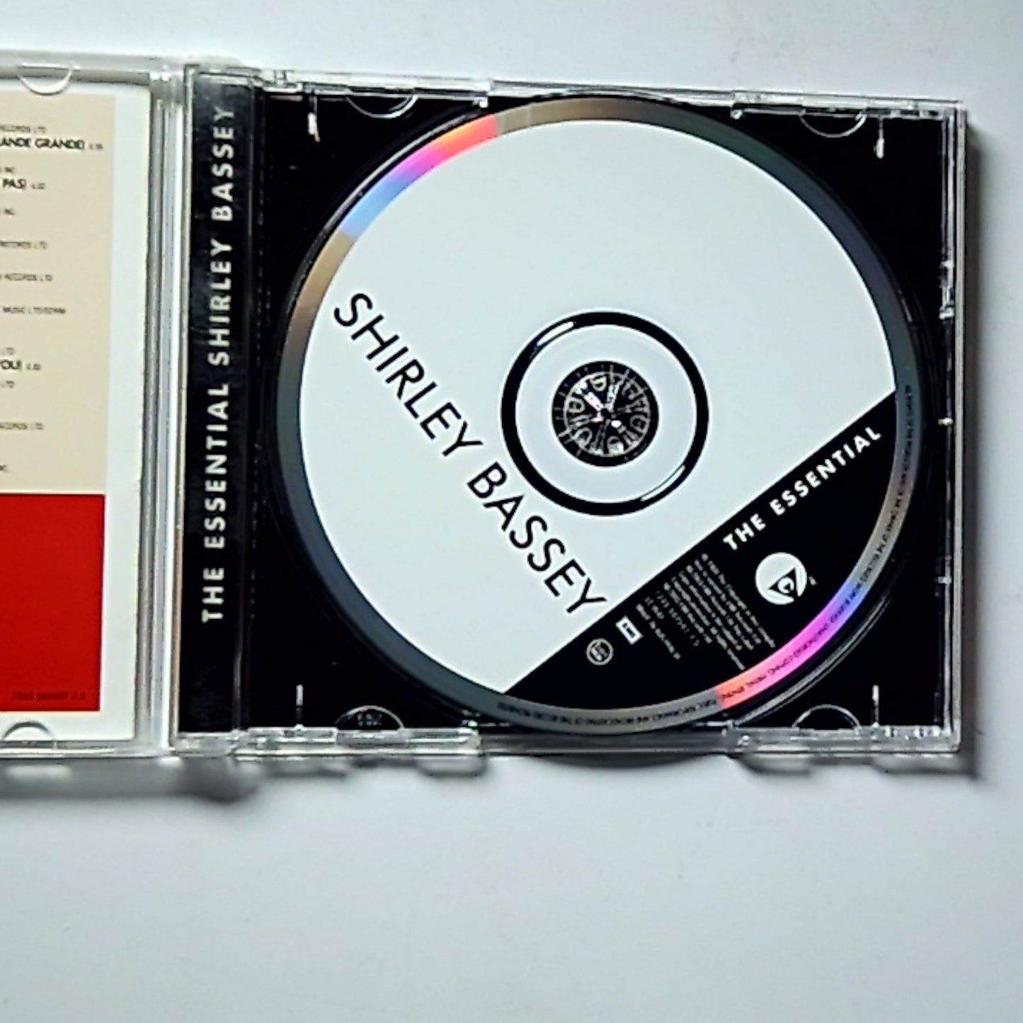 Shirley Bassey – The Essential (CD, 2003) Europe 07243 582507 2 5