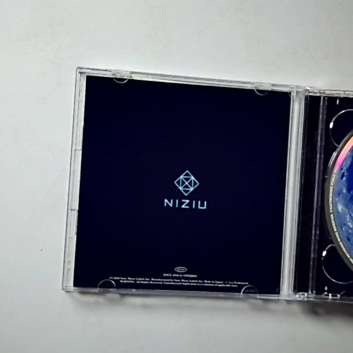 NiziU – Blue Moon (CD + DVD) Japan escl-5745