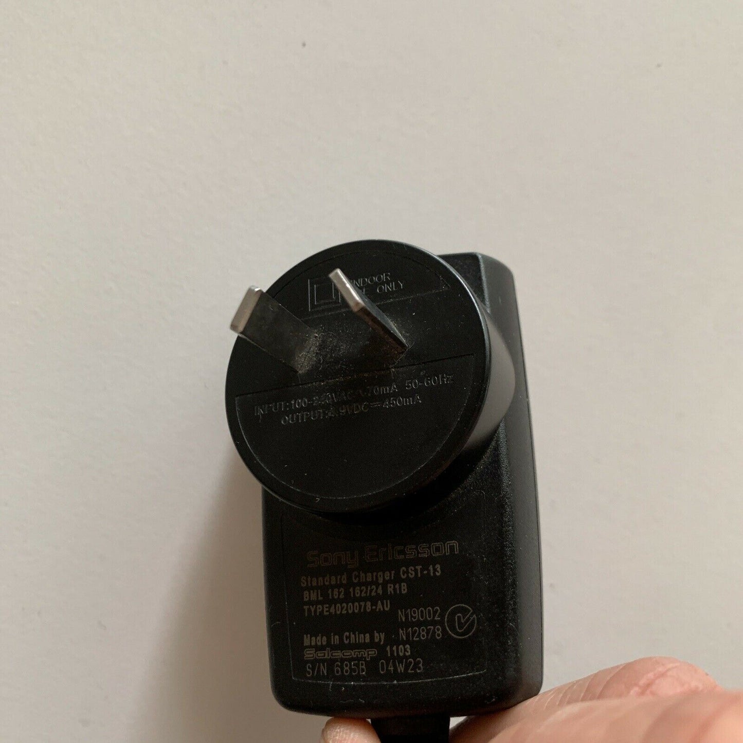 Sony Ericsson CST-13 AC Adapter 4.9V 450mA For Mobile Phone