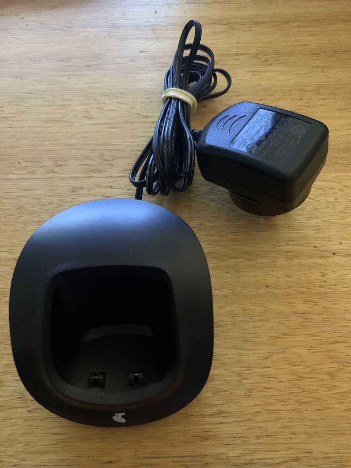 Genuine Telstra 1300 Extension Charger Dock & AC Adaptor