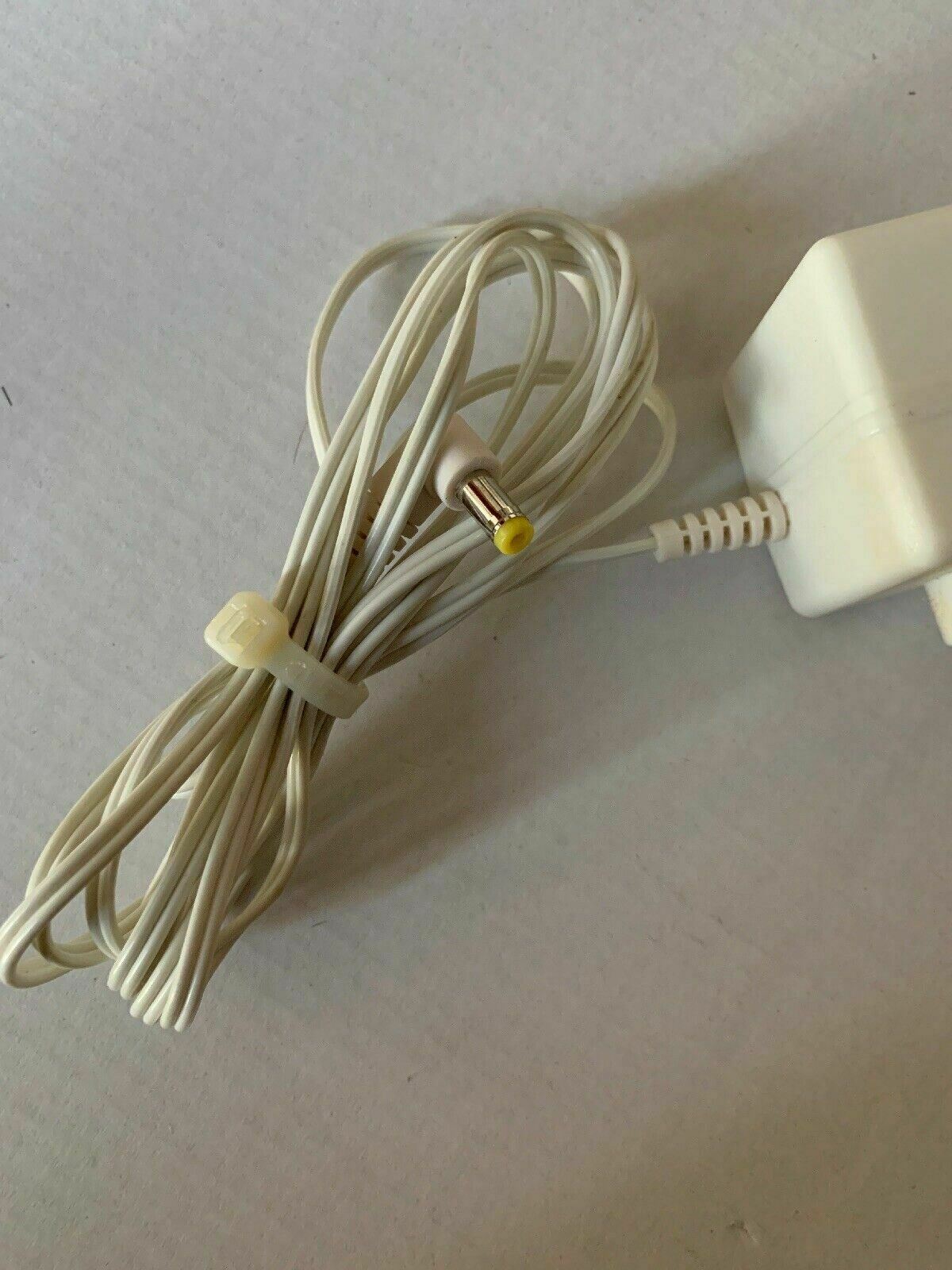 Genuine Philips SBC CS0920/34W AC Adapter 9V 200mA