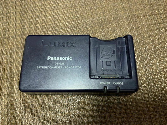 Genuine Original Panasonic Lumix DE-92A Battery Charger