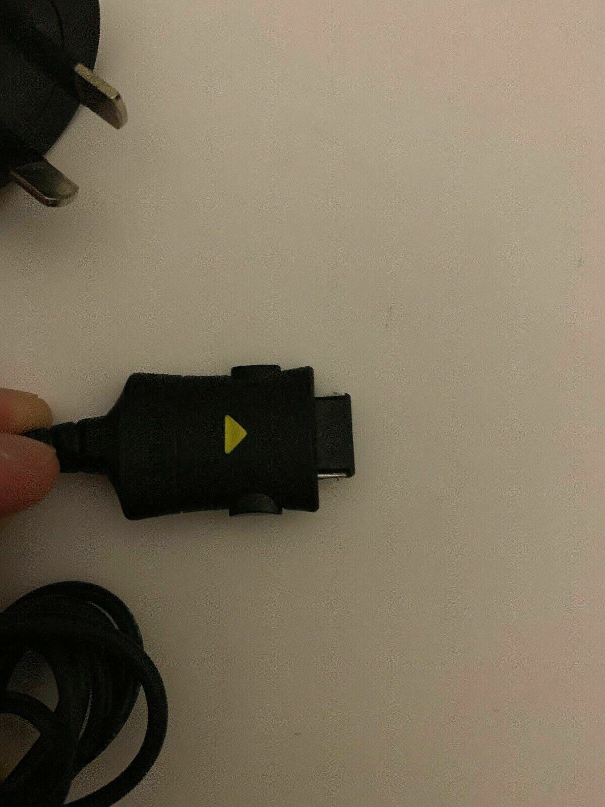 Samsung Genuine Travel Adapter Charger TAD137HBE 100-240V 50-60Hz 0.15A 5V 0.7A