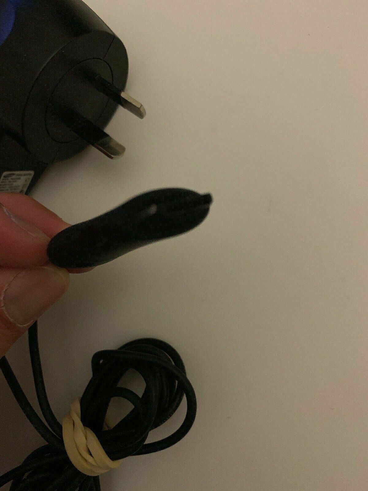 Samsung Genuine Travel Adapter Charger TAD137HBE 100-240V 50-60Hz 0.15A 5V 0.7A