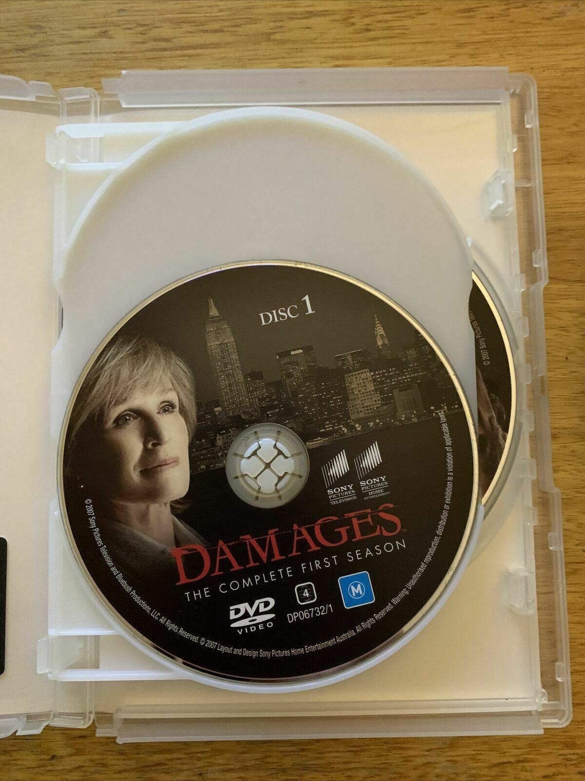 Damages : Season 1 (DVD) Glenn Close, Rose Byrne, Tate Donovan