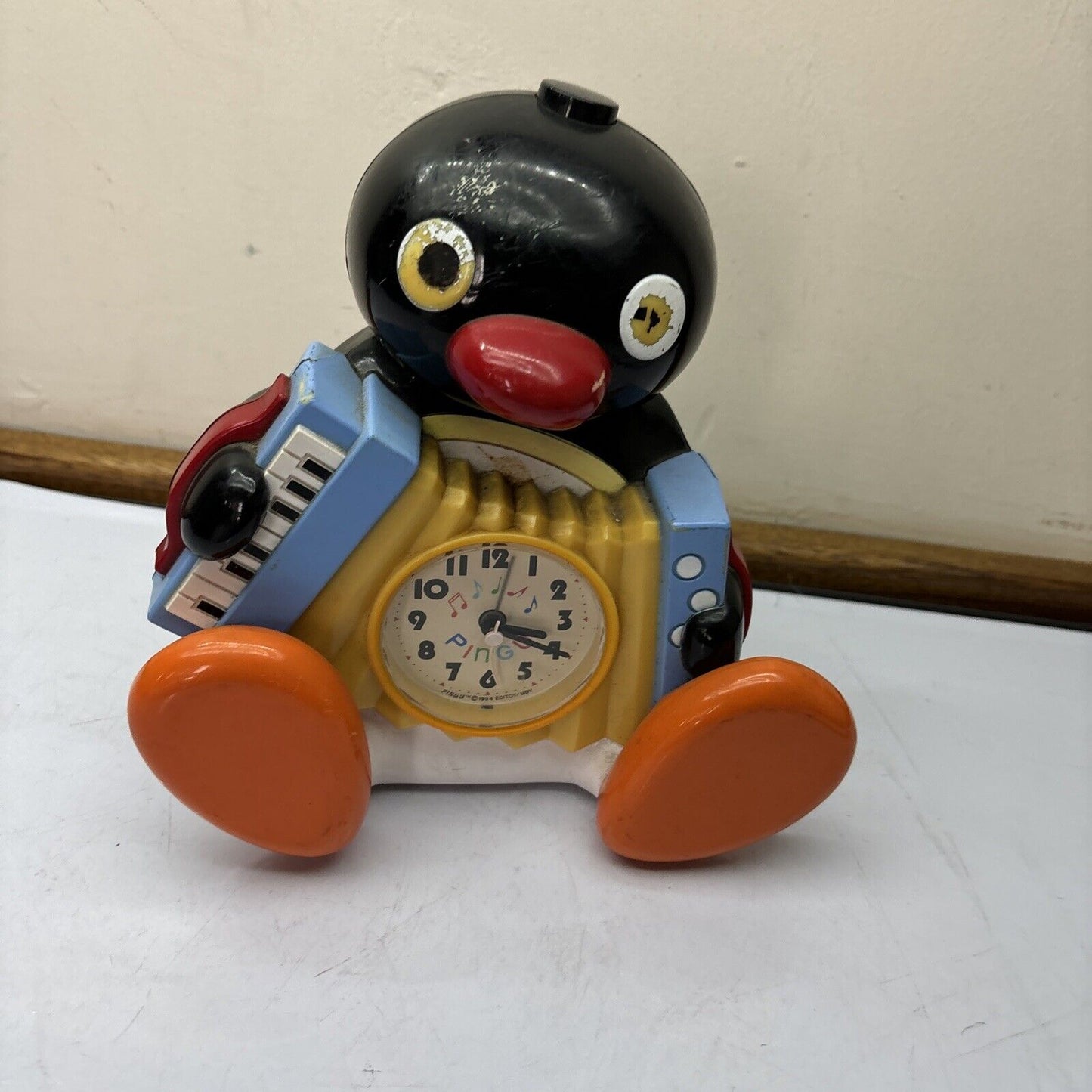 Pingu Table Clock A-KRYD *Not Working - Plays Sound But Clock Not Working*