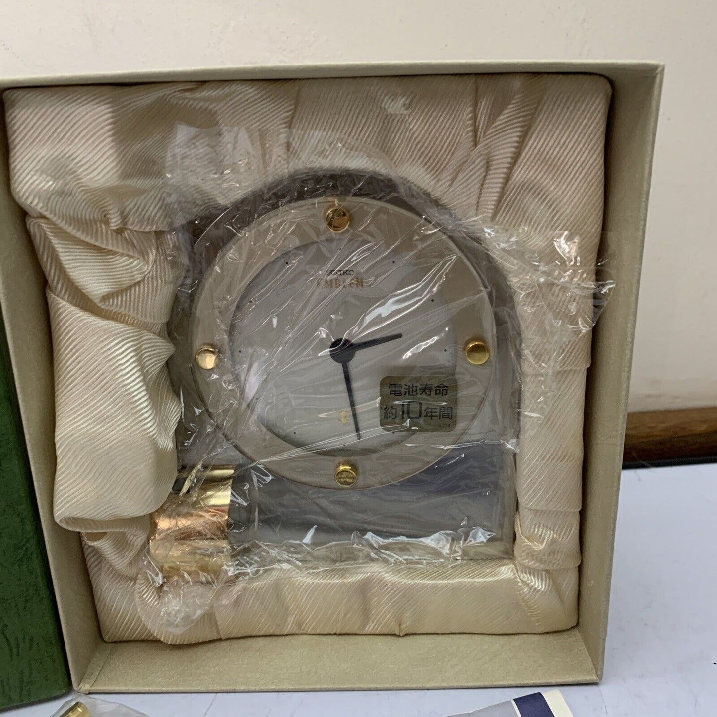 Seiko Emblem Quartz Clock HW442S Made In Japan