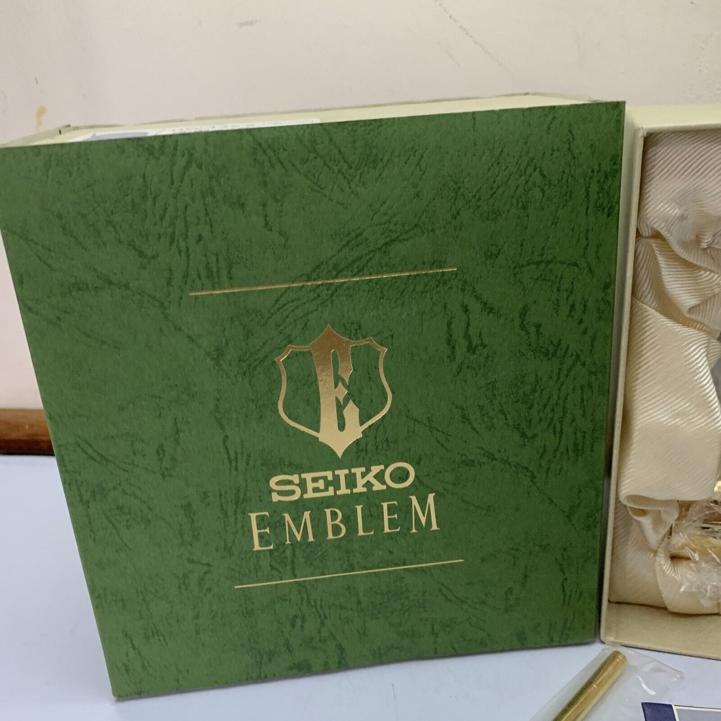 Seiko Emblem Quartz Clock HW442S Made In Japan