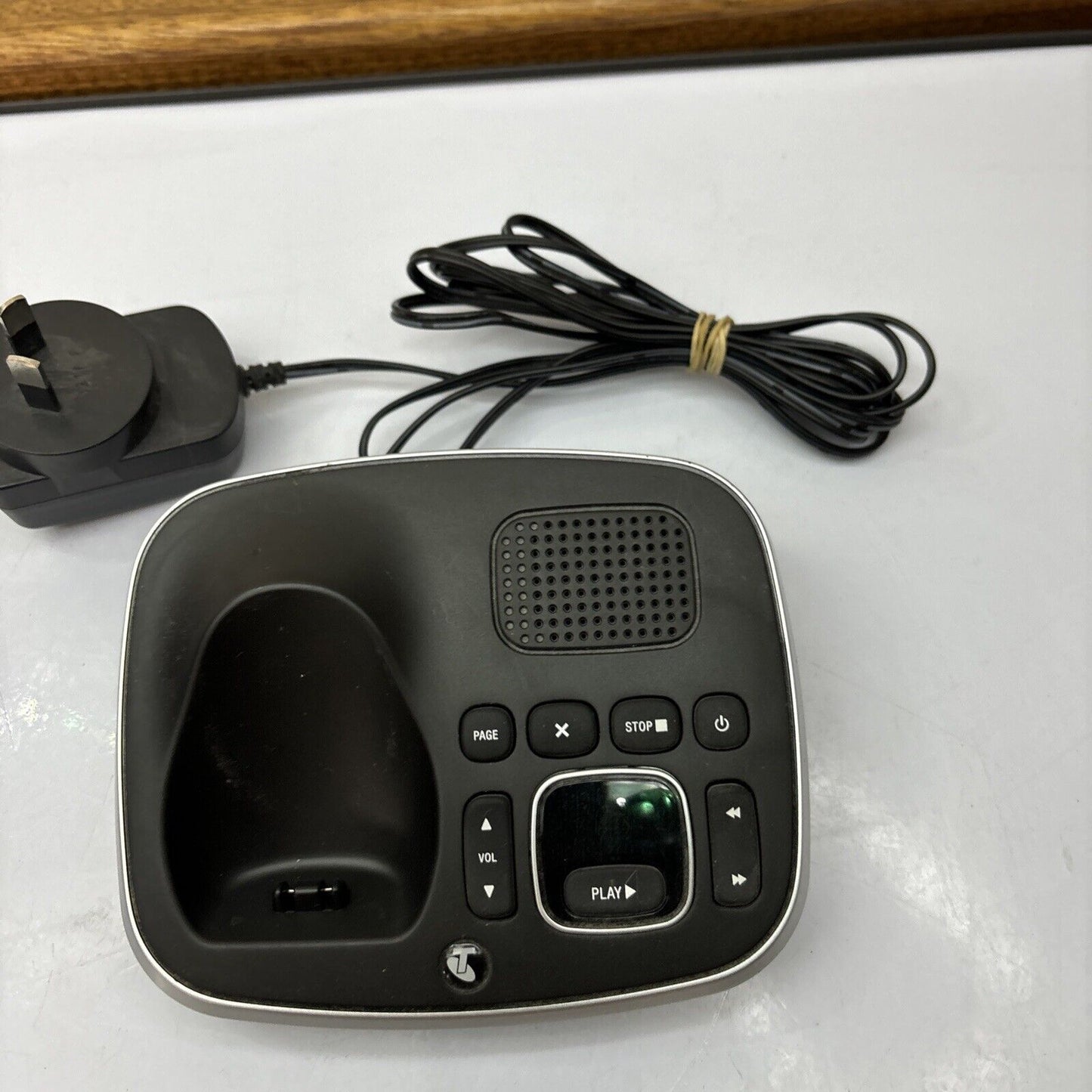 Telstra 12350 Quad Telephone Charger & Answering Machine *No Handset*