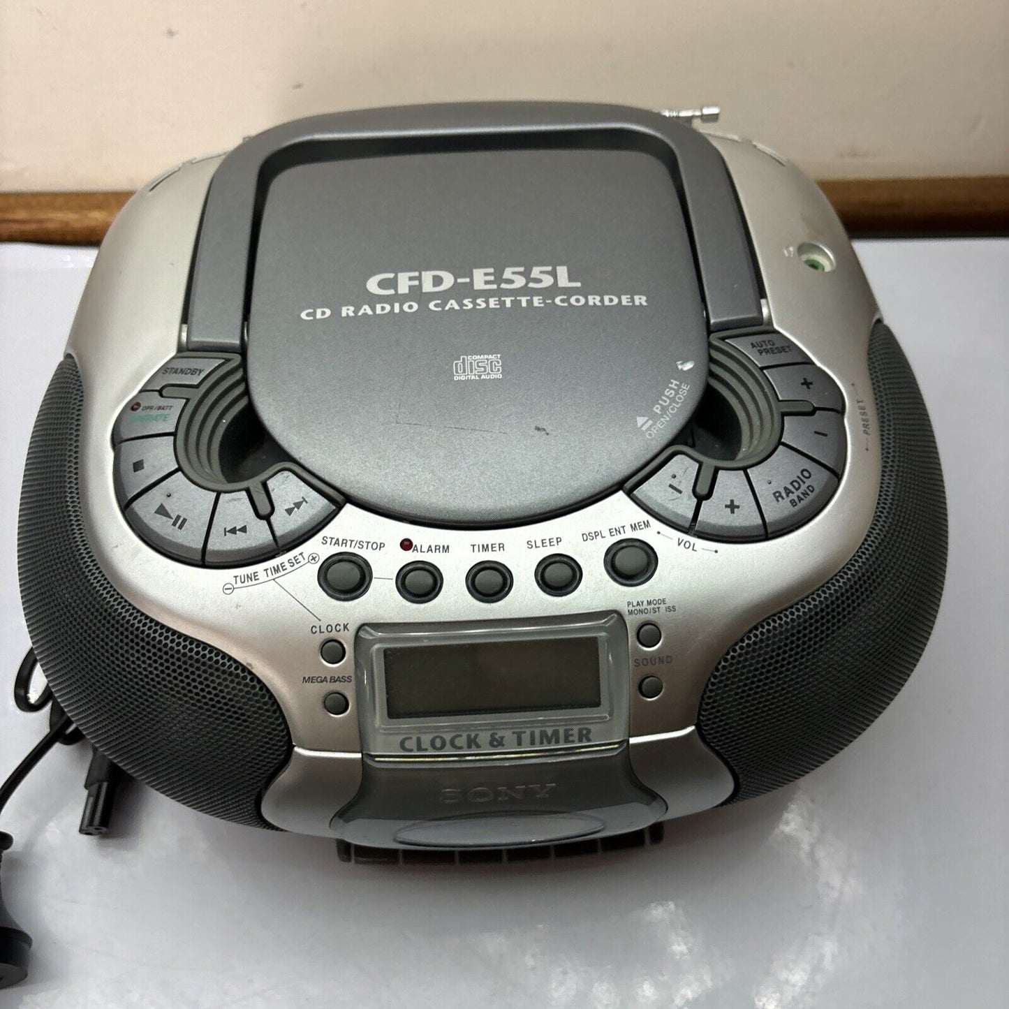 Sony CD Radio Cassette-Corder CFD-E55L  *Tape Works But Has Static Sound*
