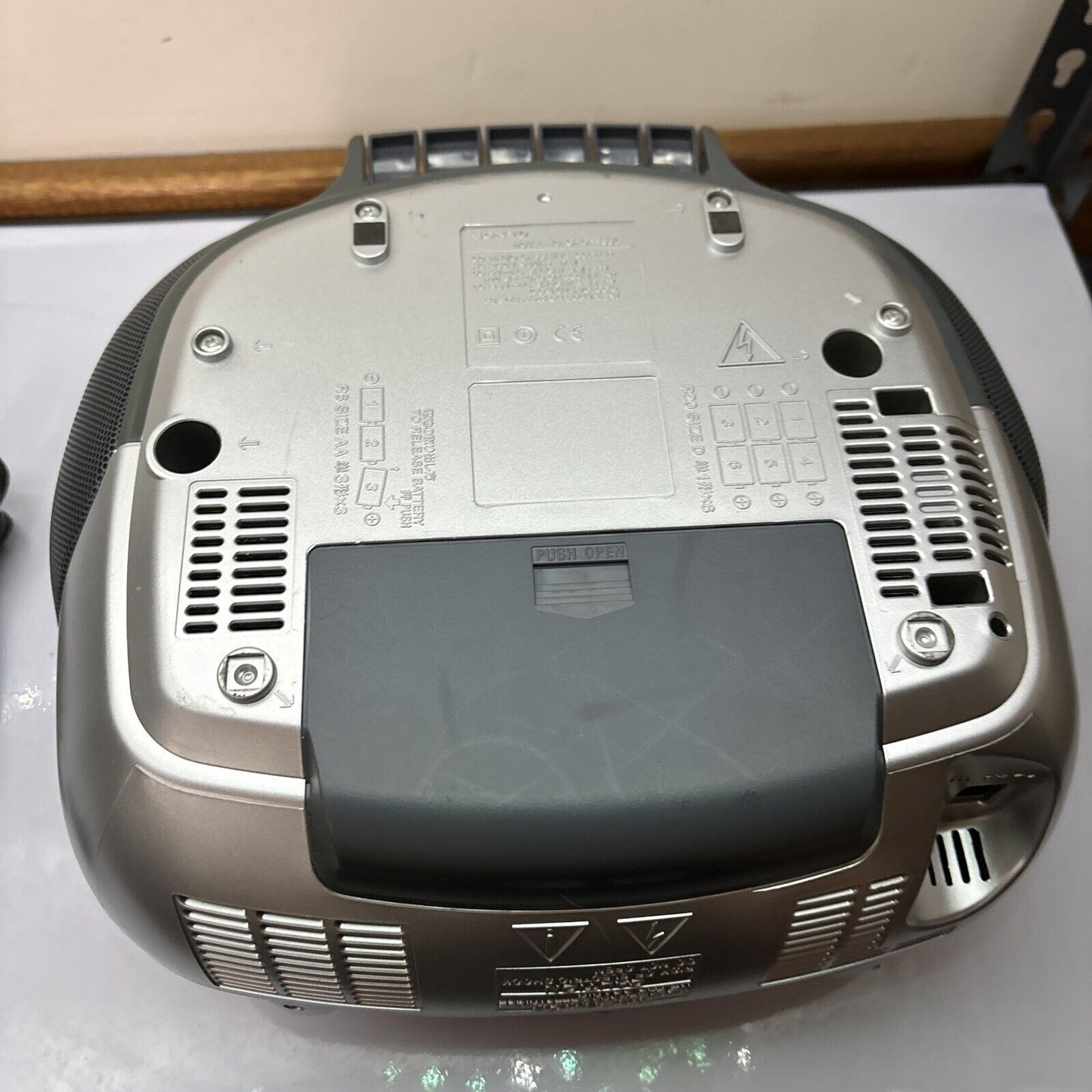 Sony CD Radio Cassette-Corder CFD-E55L  *Tape Works But Has Static Sound*