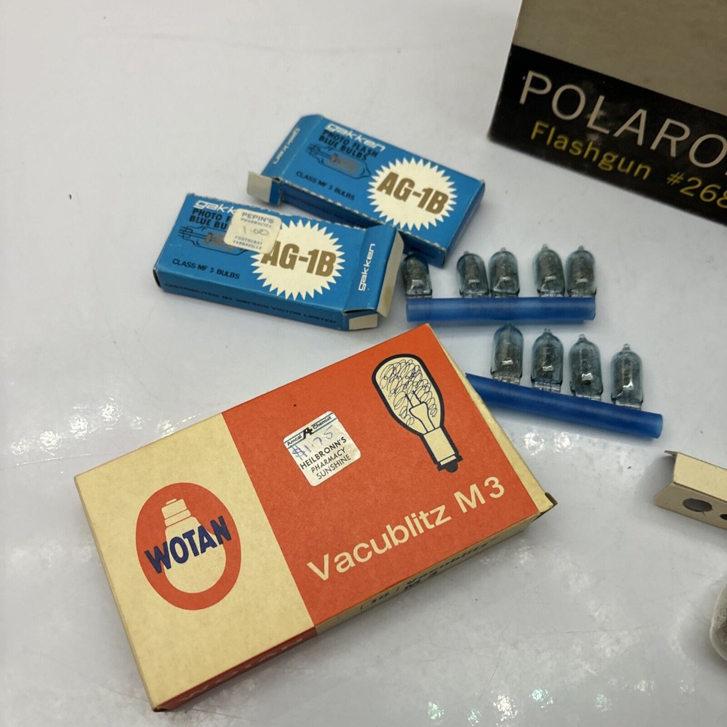 Polaroid Flashgun #268 With 4 New Bulb & 9x AG-1B *Untested*