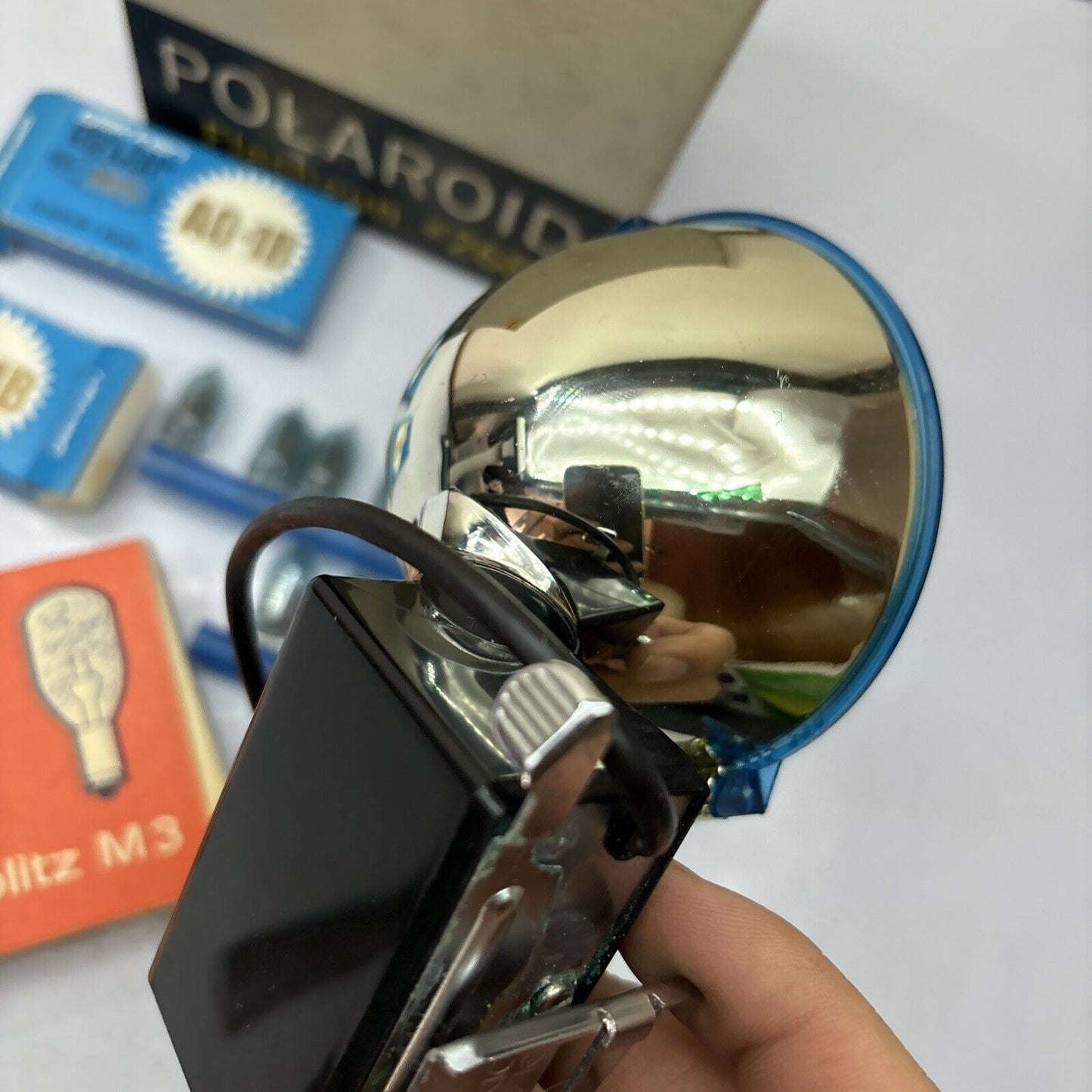 Polaroid Flashgun #268 With 4 New Bulb & 9x AG-1B *Untested*