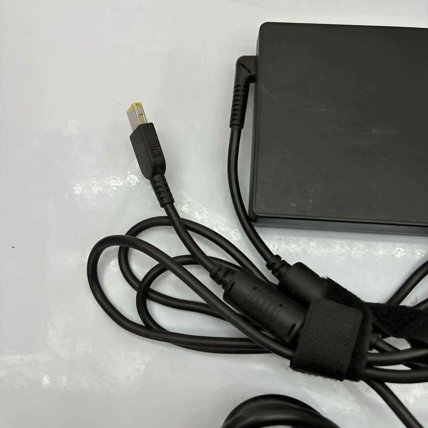 Genuine Lenovo AC Adapter Model ADL300SDC3A 300W 20v