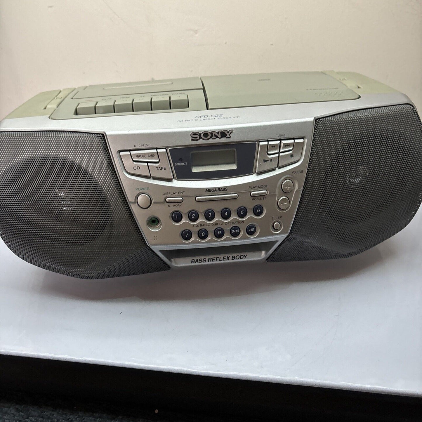 Sony CD AM/FM Radio Cassette Recorder Boombox CFD-S22