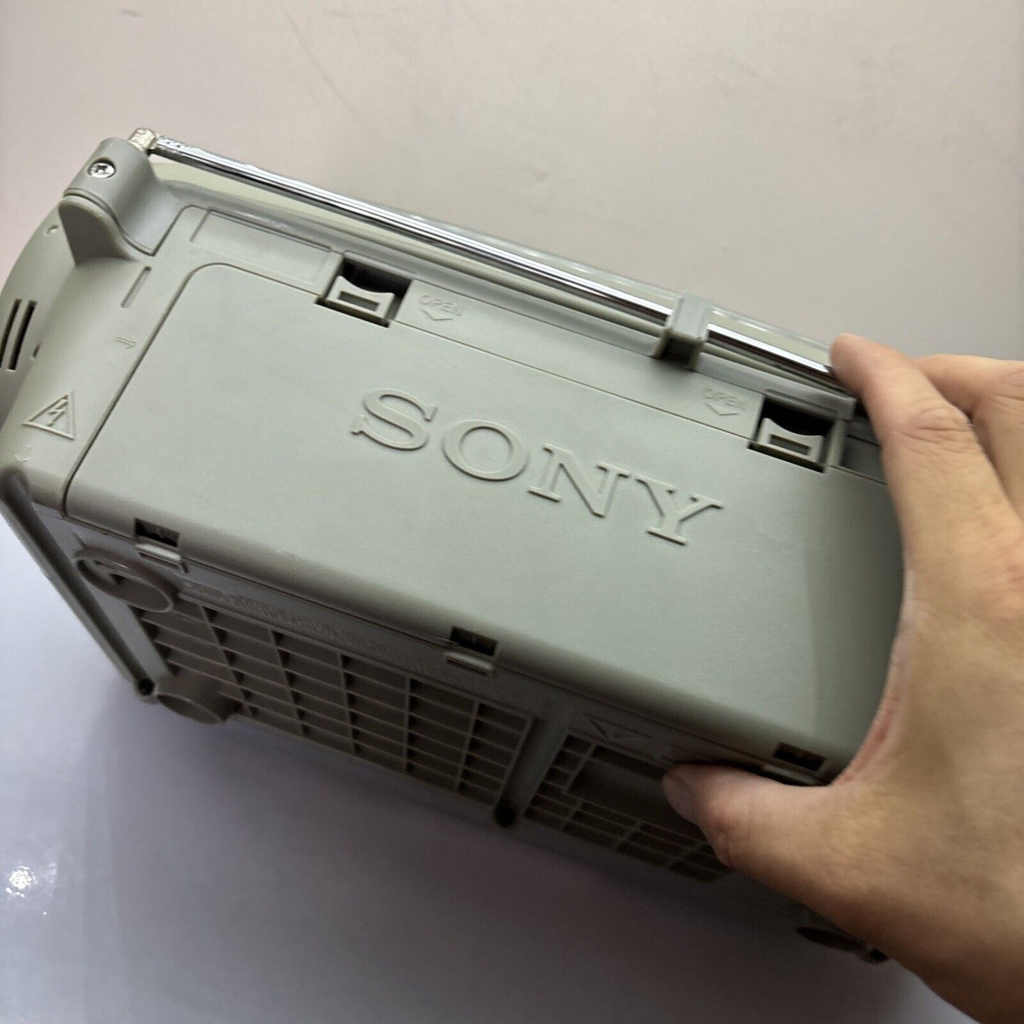 Sony CD AM/FM Radio Cassette Recorder Boombox CFD-S22