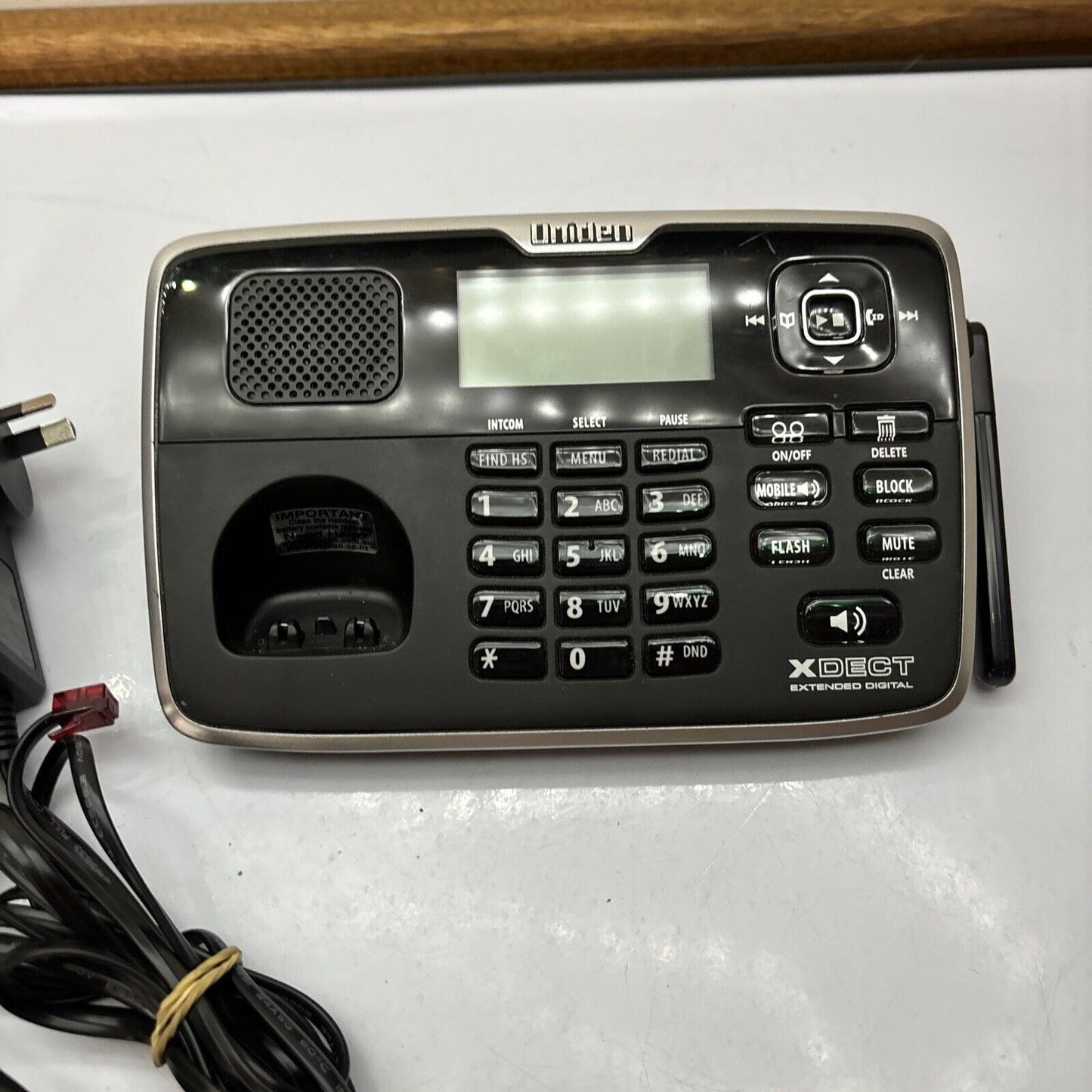 Uniden Z068 XDECT815 Handset Charger And Answering Machine *No Cordless Handset*