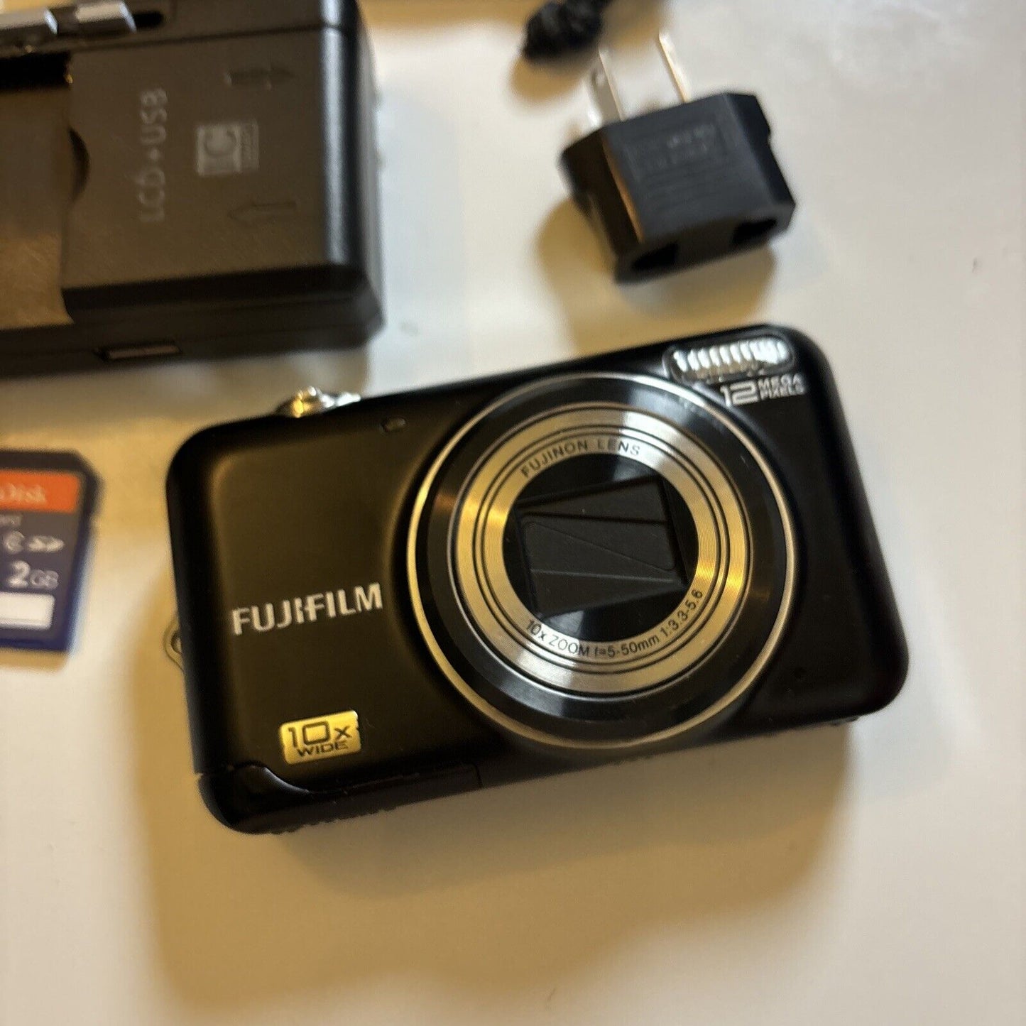 Fujifilm Finepix JZ300 Digital Camera 12MP  2gb SD Card 12MP