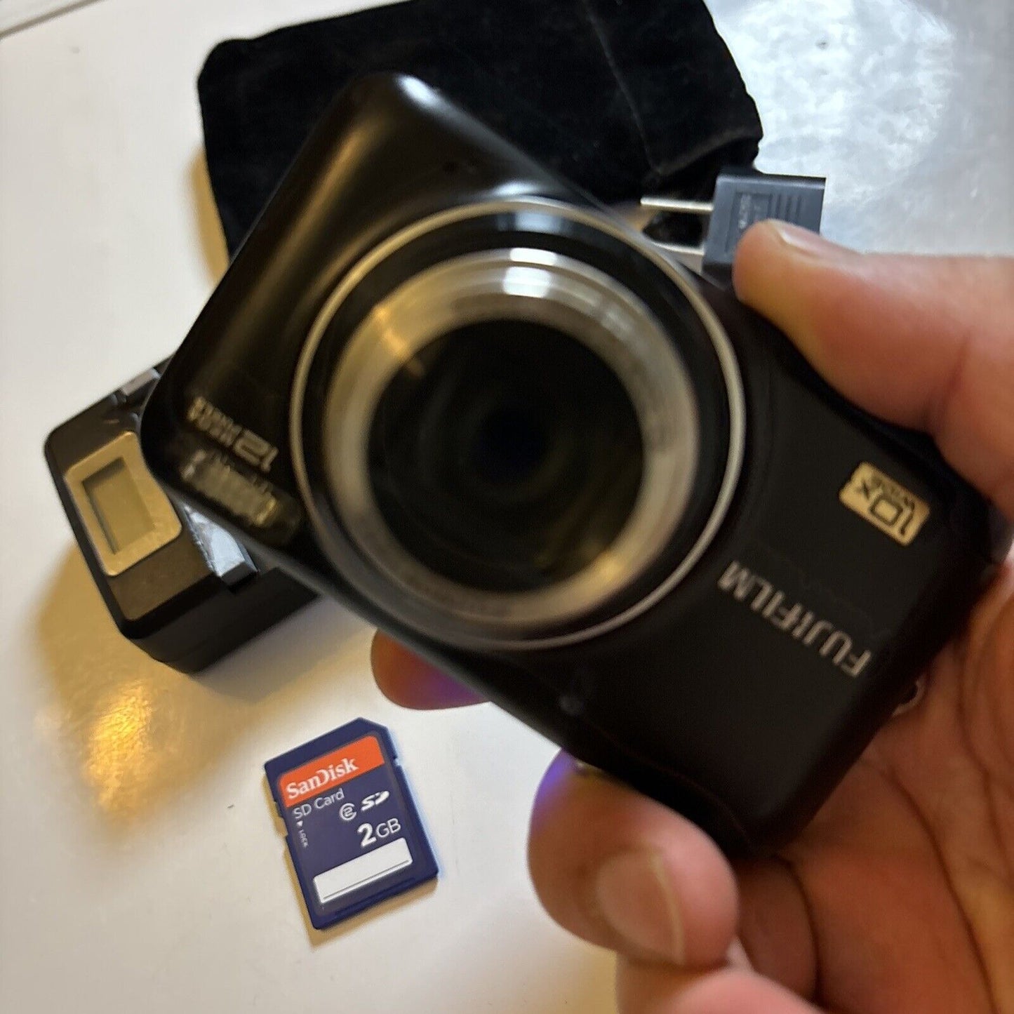 Fujifilm Finepix JZ300 Digital Camera 12MP  2gb SD Card 12MP