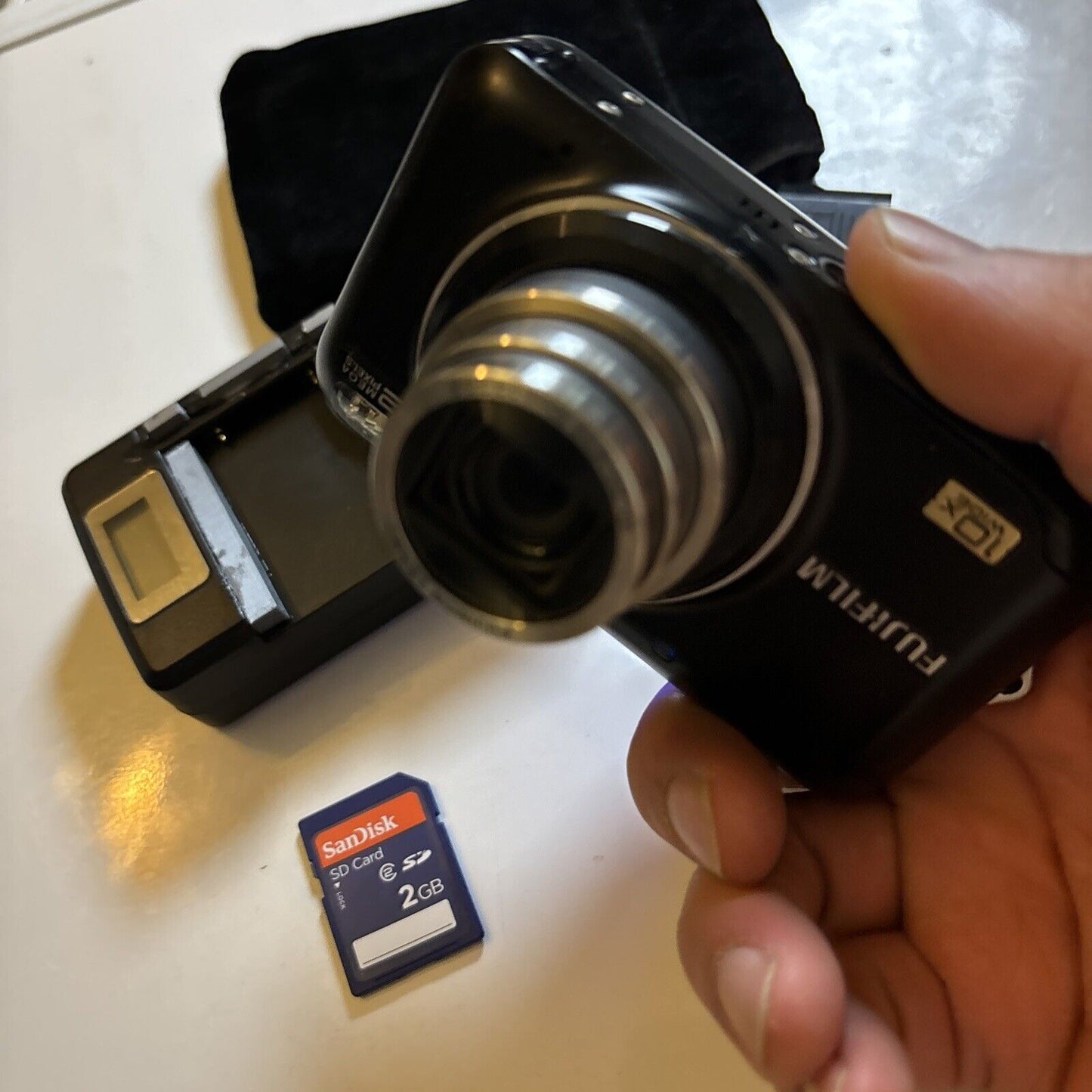 Fujifilm Finepix JZ300 Digital Camera 12MP  2gb SD Card 12MP